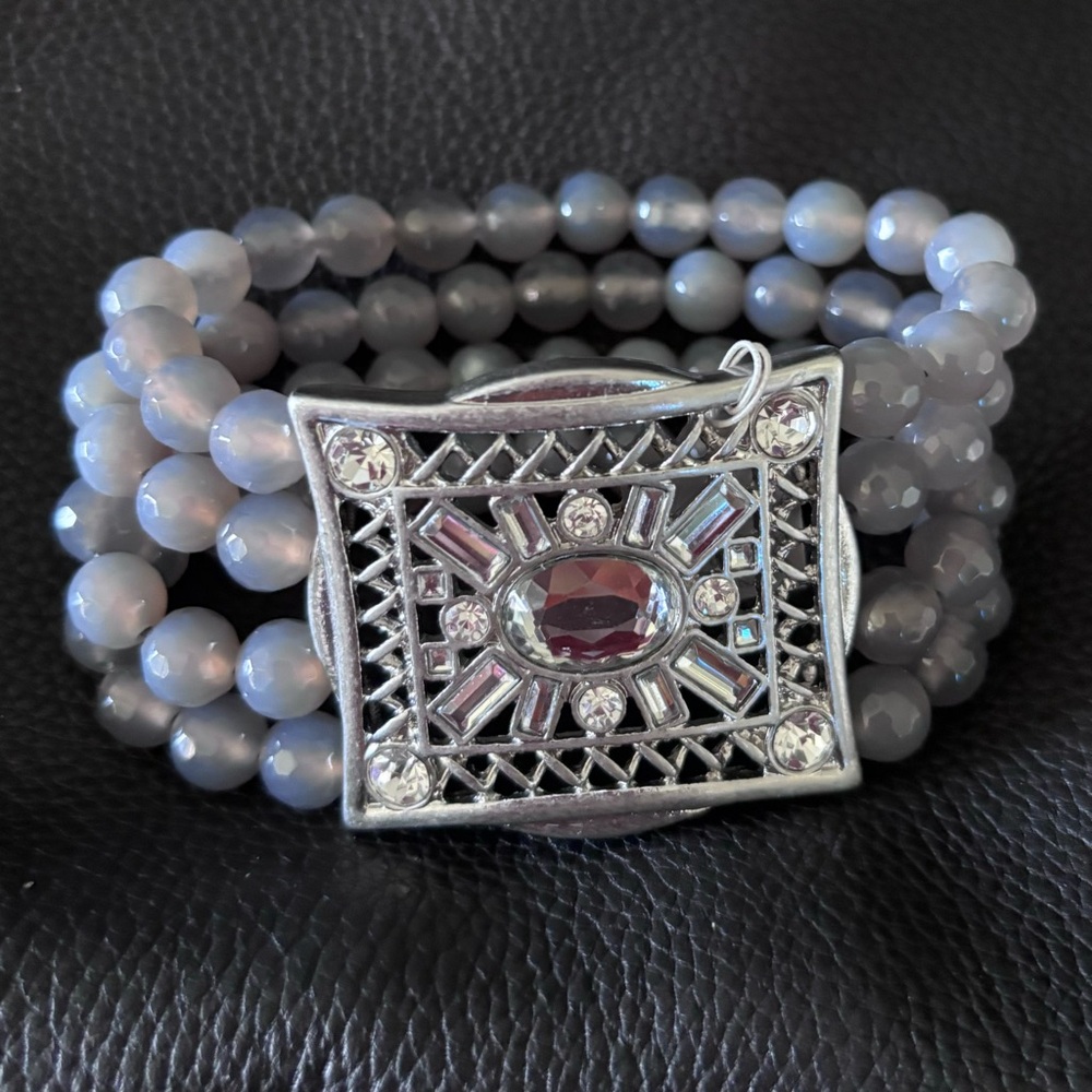 Lia Sophia Stretch Grey Agate Bracelet. Kiam Collection NWT